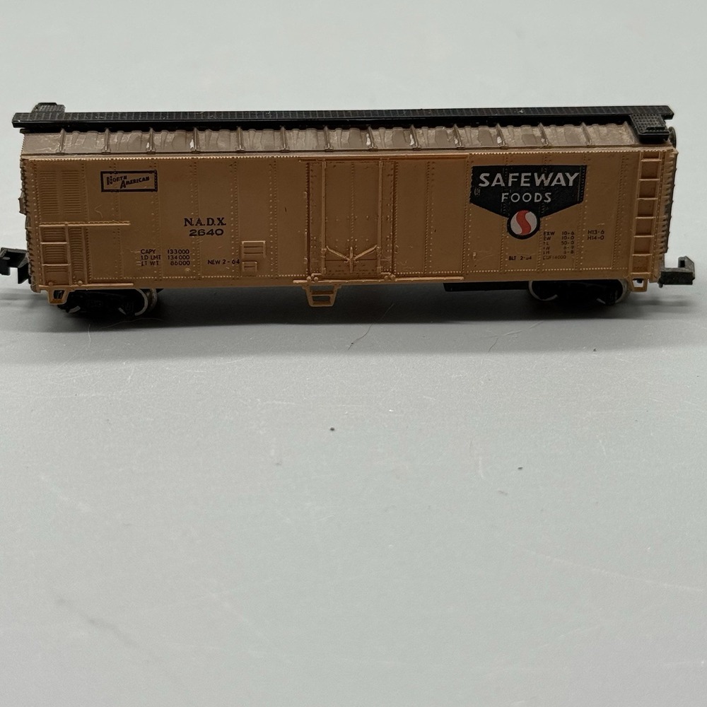 N Scale: Vintage Bachmann Safeway Refrigerated Box Car 2640 Model Train Railroad